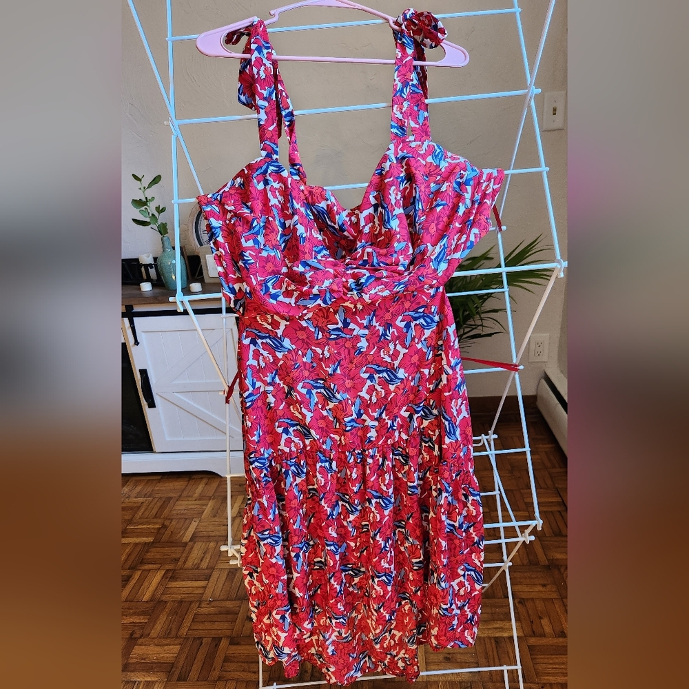 Fashion to figure, size 2, tie shoulder straps, cut out back